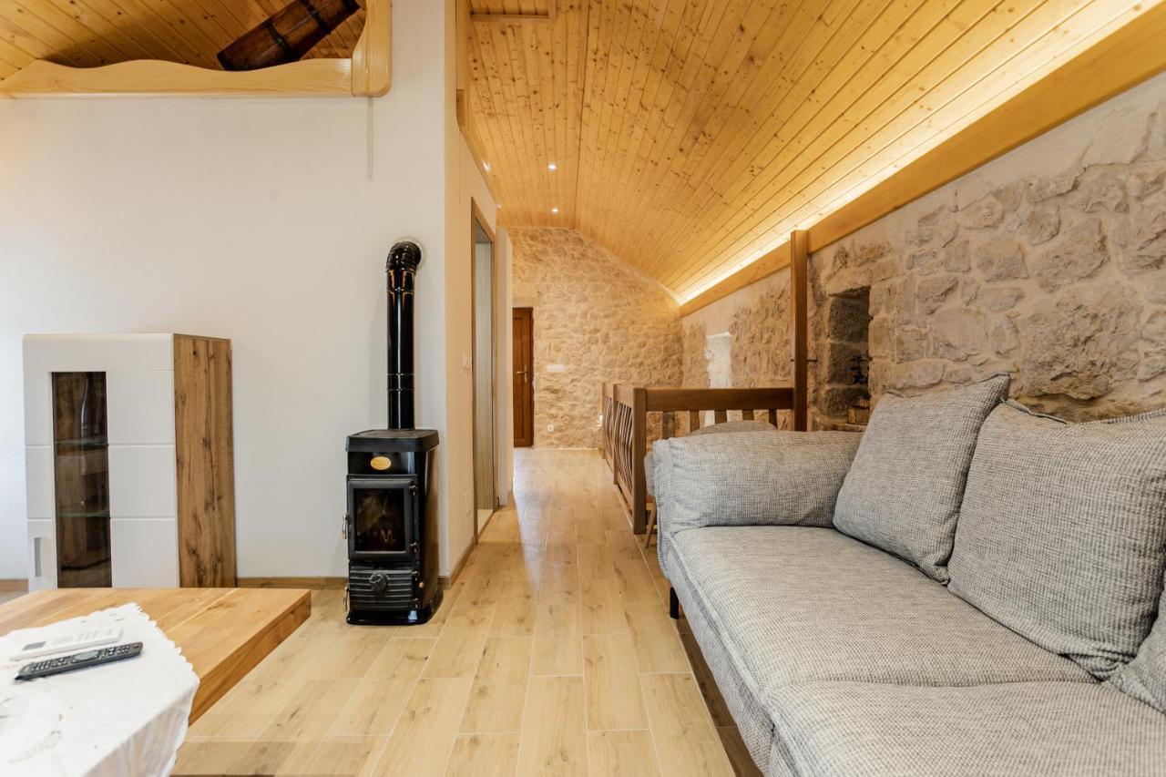 Patakun Holiday Home For 5, With Heated Pool Lecevica Buitenkant foto