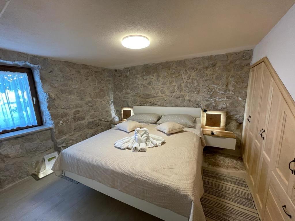 Patakun Holiday Home For 5, With Heated Pool Lecevica Buitenkant foto