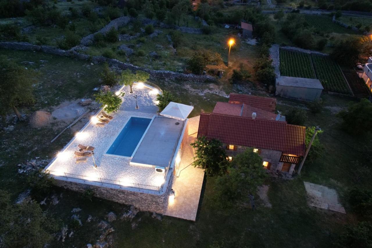 Patakun Holiday Home For 5, With Heated Pool Lecevica Buitenkant foto