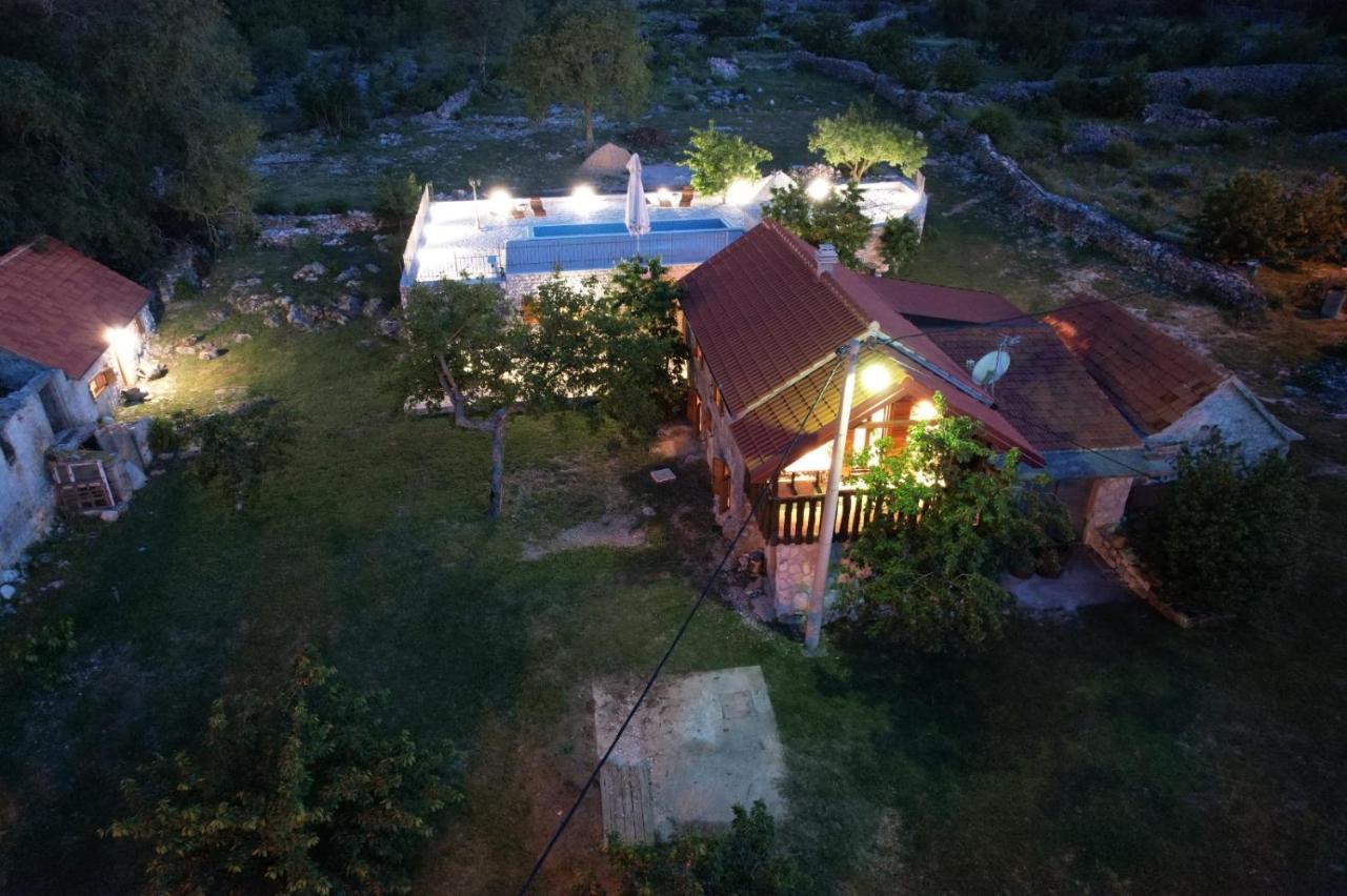 Patakun Holiday Home For 5, With Heated Pool Lecevica Buitenkant foto