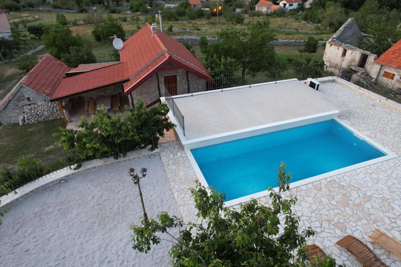 Patakun Holiday Home For 5, With Heated Pool Lecevica Buitenkant foto