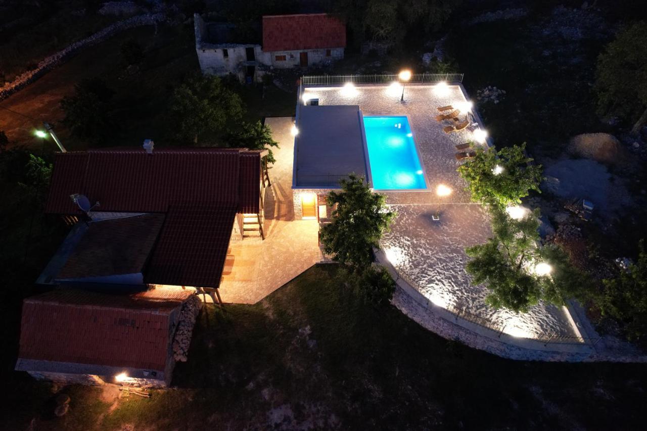 Patakun Holiday Home For 5, With Heated Pool Lecevica Buitenkant foto
