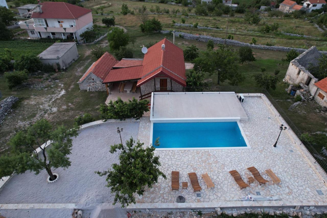 Patakun Holiday Home For 5, With Heated Pool Lecevica Buitenkant foto