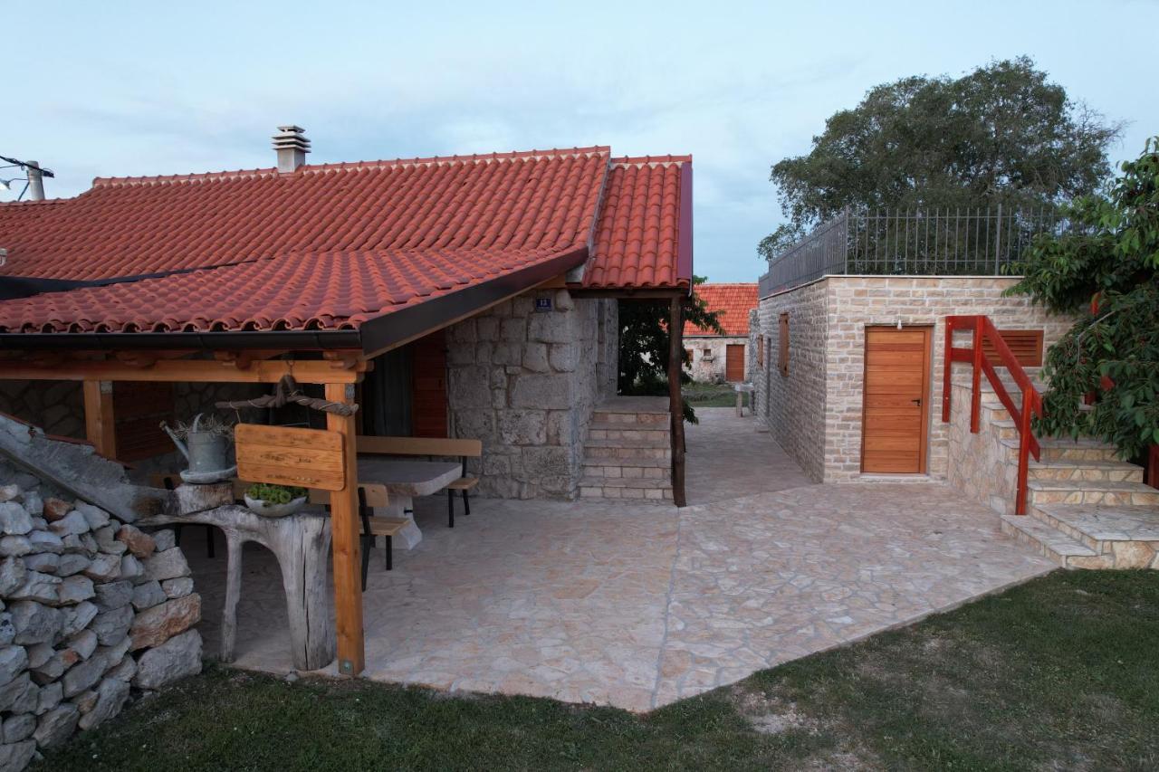 Patakun Holiday Home For 5, With Heated Pool Lecevica Buitenkant foto