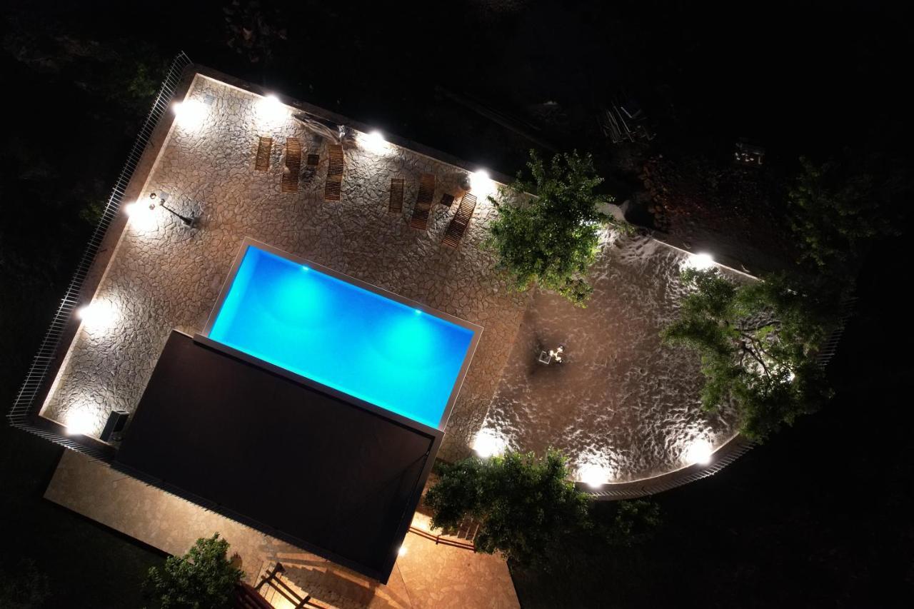 Patakun Holiday Home For 5, With Heated Pool Lecevica Buitenkant foto